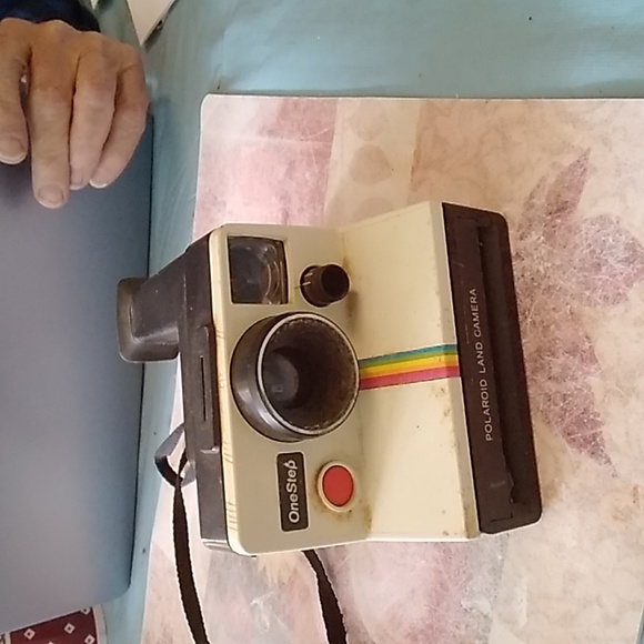 Polaroid One Step Land Camera. - Picture 3 of 3